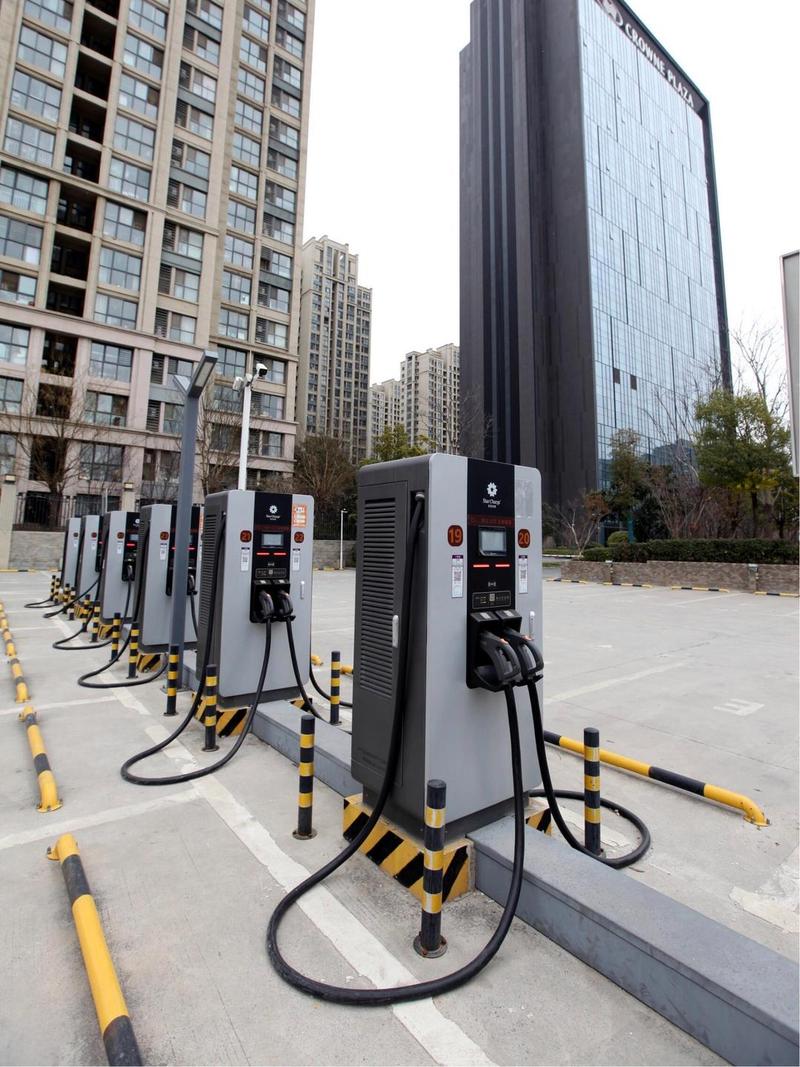 新能源充电设施加快布局，用车便利性持续提升