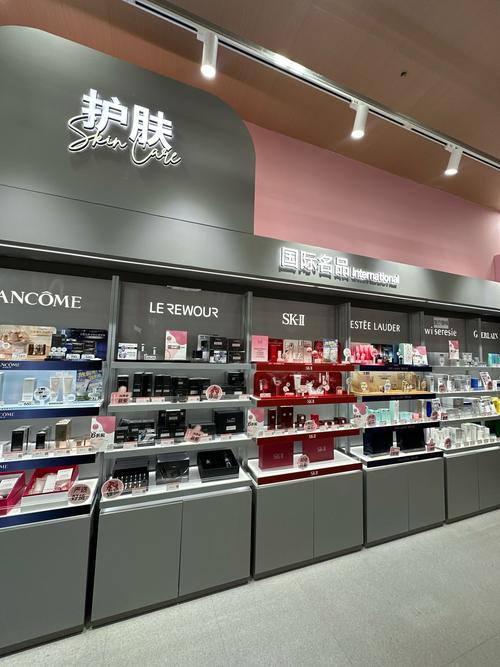 美妆集合店快速扩张，线下体验式消费重回主流