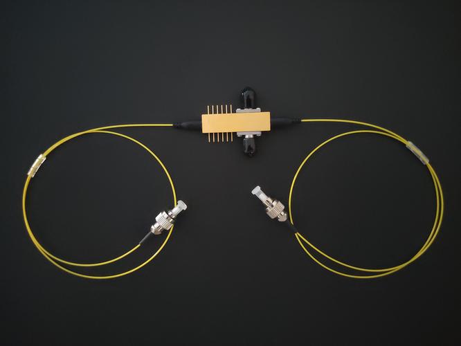 DeepSeek-R1开源模型刷屏，性能逼近头部闭源产品