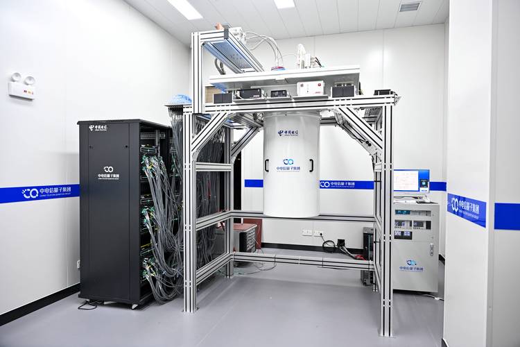 国产超高强度碳纤维量产，支撑AI硬件轻量化