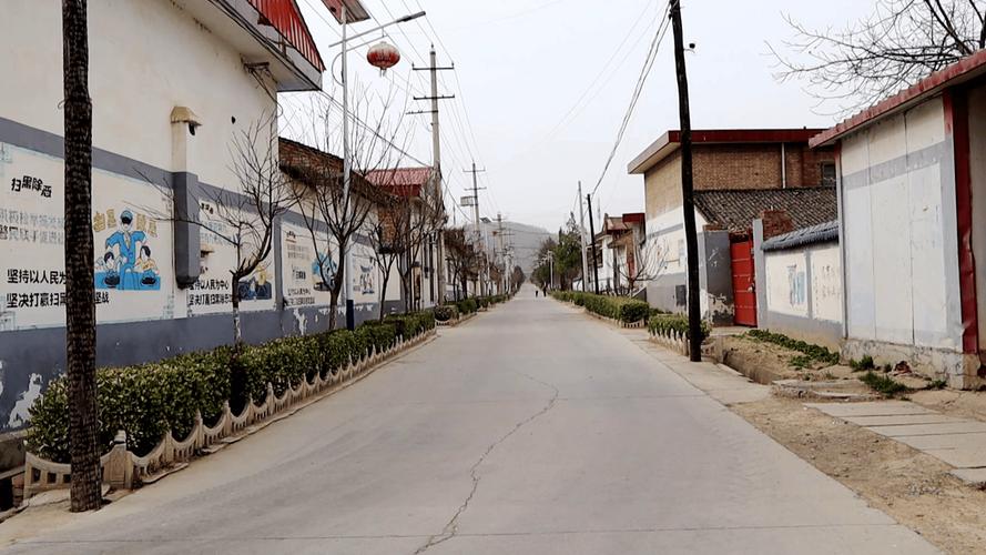 多地改善农村人居环境,村庄干净整洁有序
