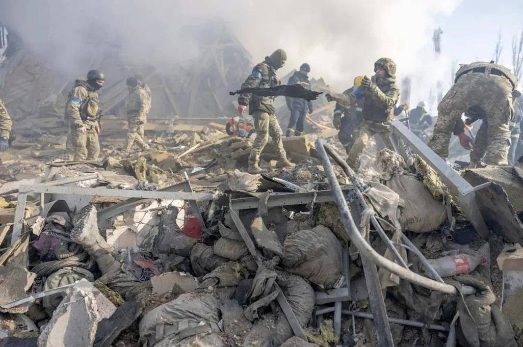 俄乌前线交火持续，后方能源与军工设施屡遭袭击