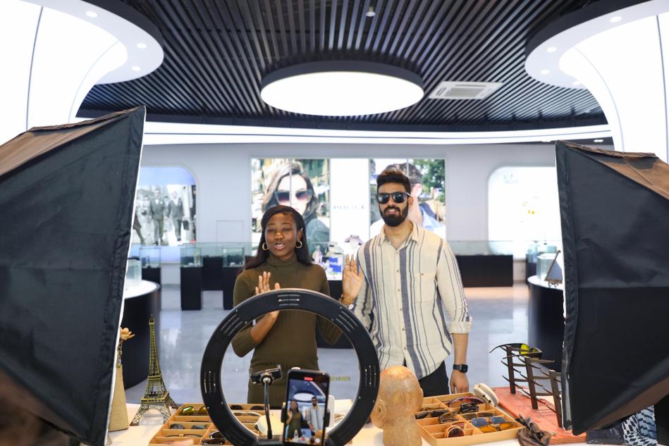 跨境直播的新玩法，买国外的货也能看直播