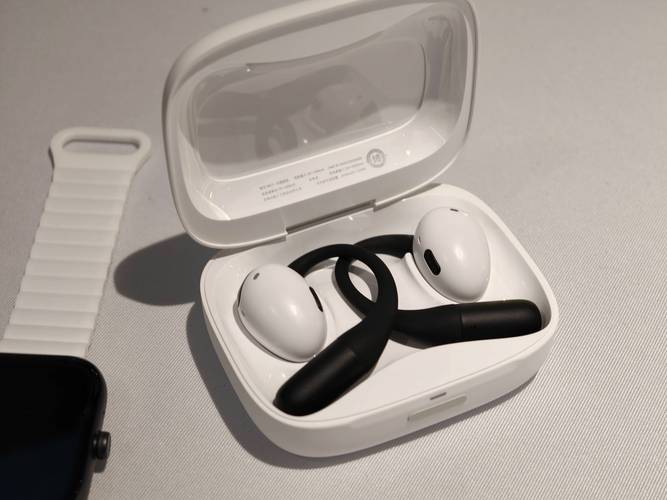 AI耳机价格上涨,智能硬件市场升温